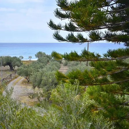 Holiday home Punentes House Keratokampos